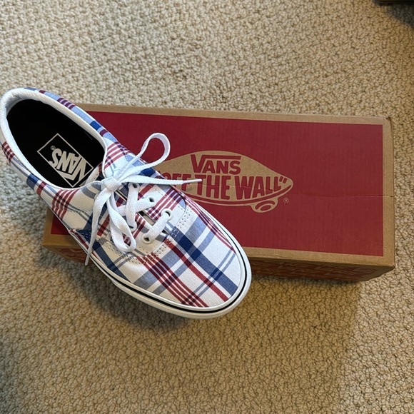 New Vans white with blue and red plaid design with box - Picture 2 of 6